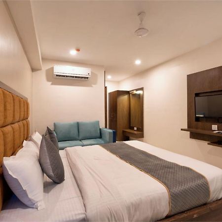 Hotel Royal 24 Ahmedabad Eksteriør bilde
