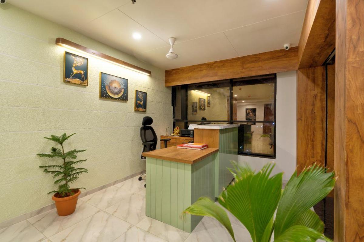 Hotel Royal 24 Ahmedabad Eksteriør bilde