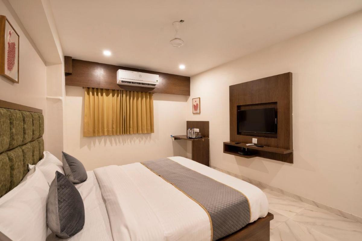 Hotel Royal 24 Ahmedabad Eksteriør bilde