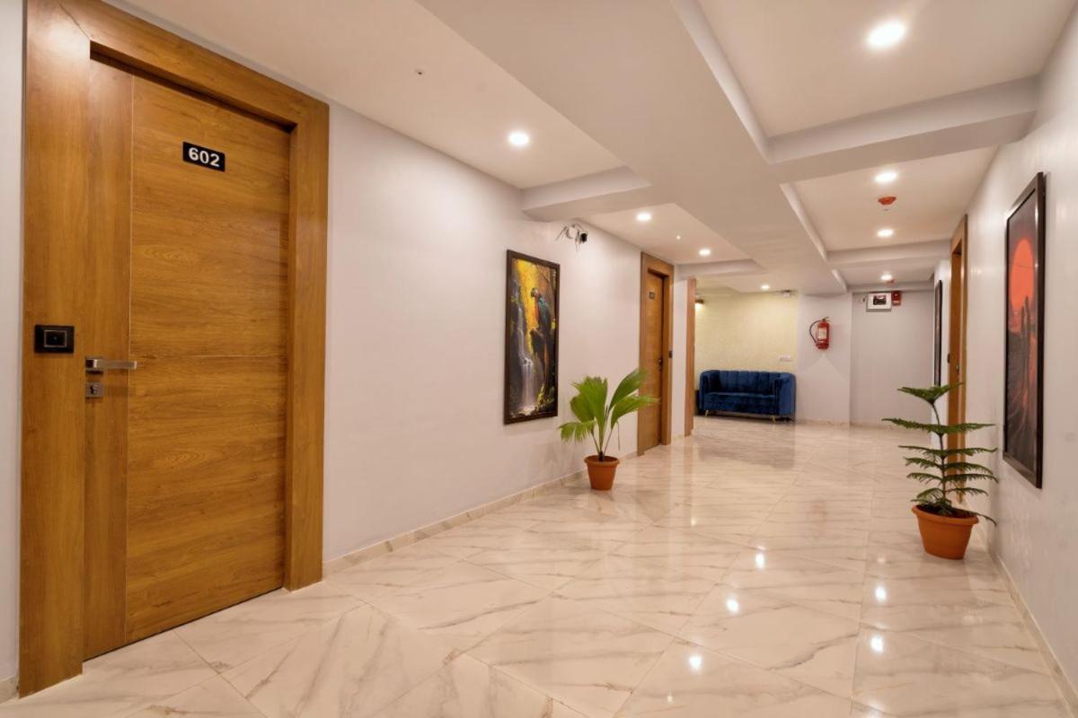 Hotel Royal 24 Ahmedabad Eksteriør bilde