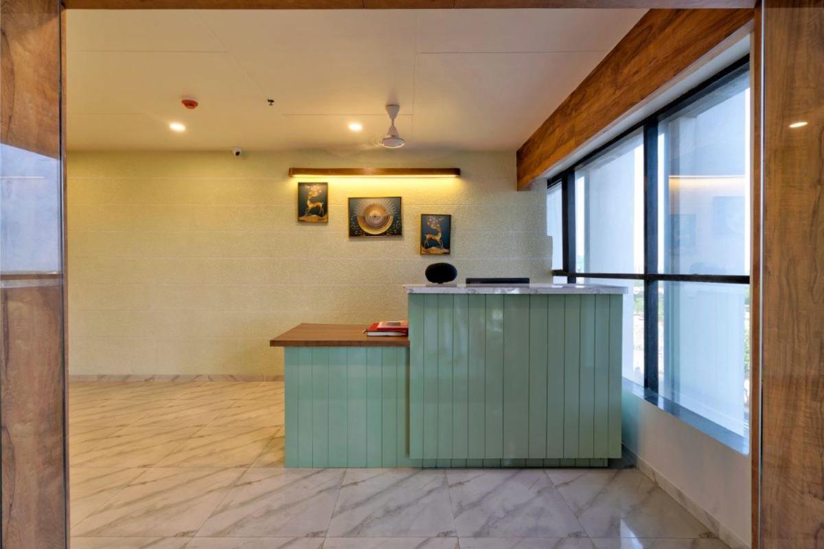 Hotel Royal 24 Ahmedabad Eksteriør bilde