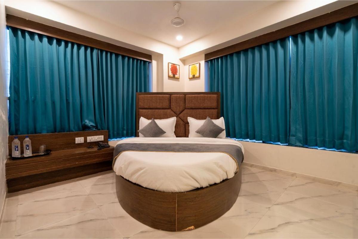 Hotel Royal 24 Ahmedabad Eksteriør bilde