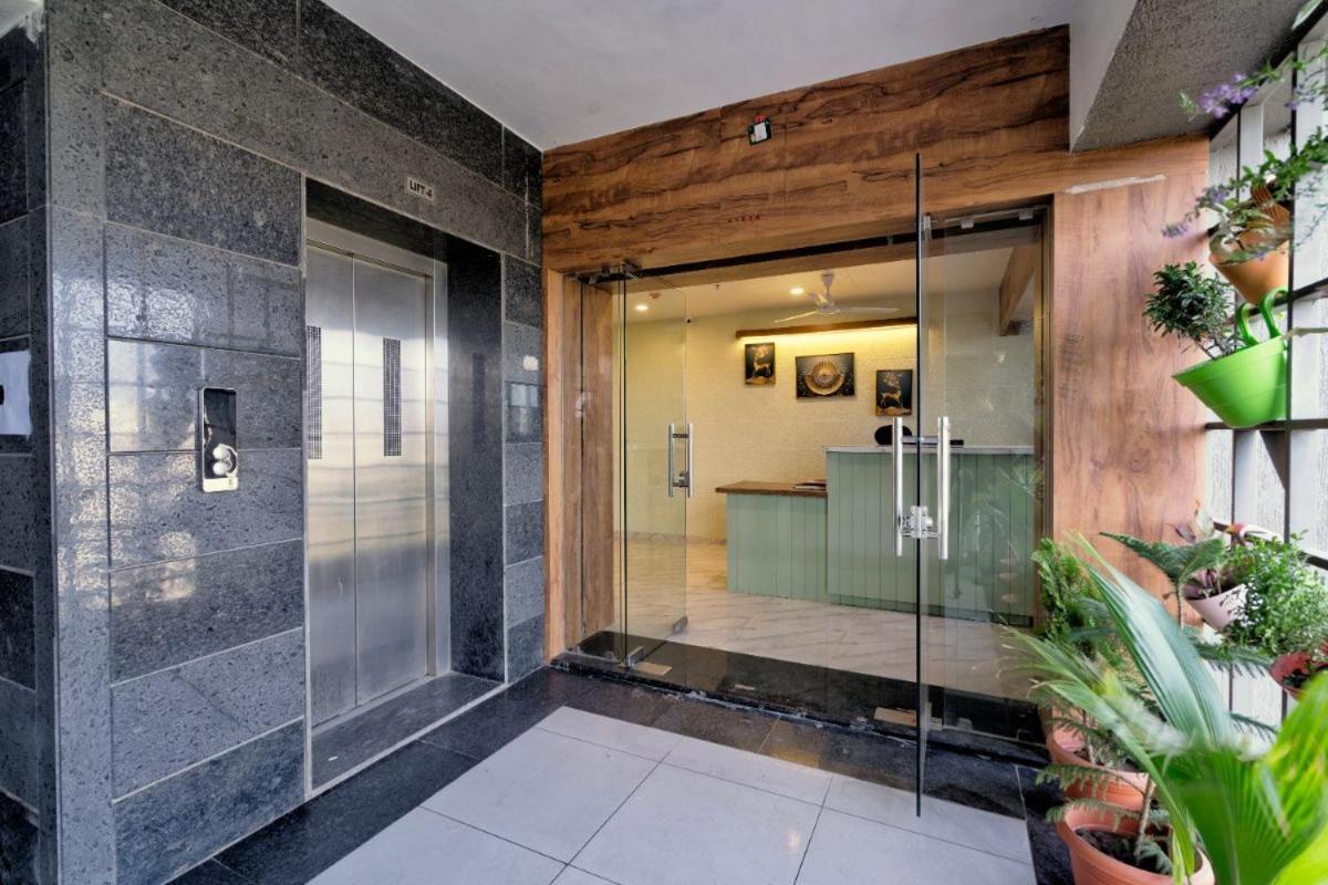 Hotel Royal 24 Ahmedabad Eksteriør bilde