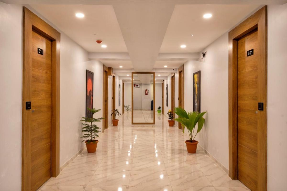 Hotel Royal 24 Ahmedabad Eksteriør bilde