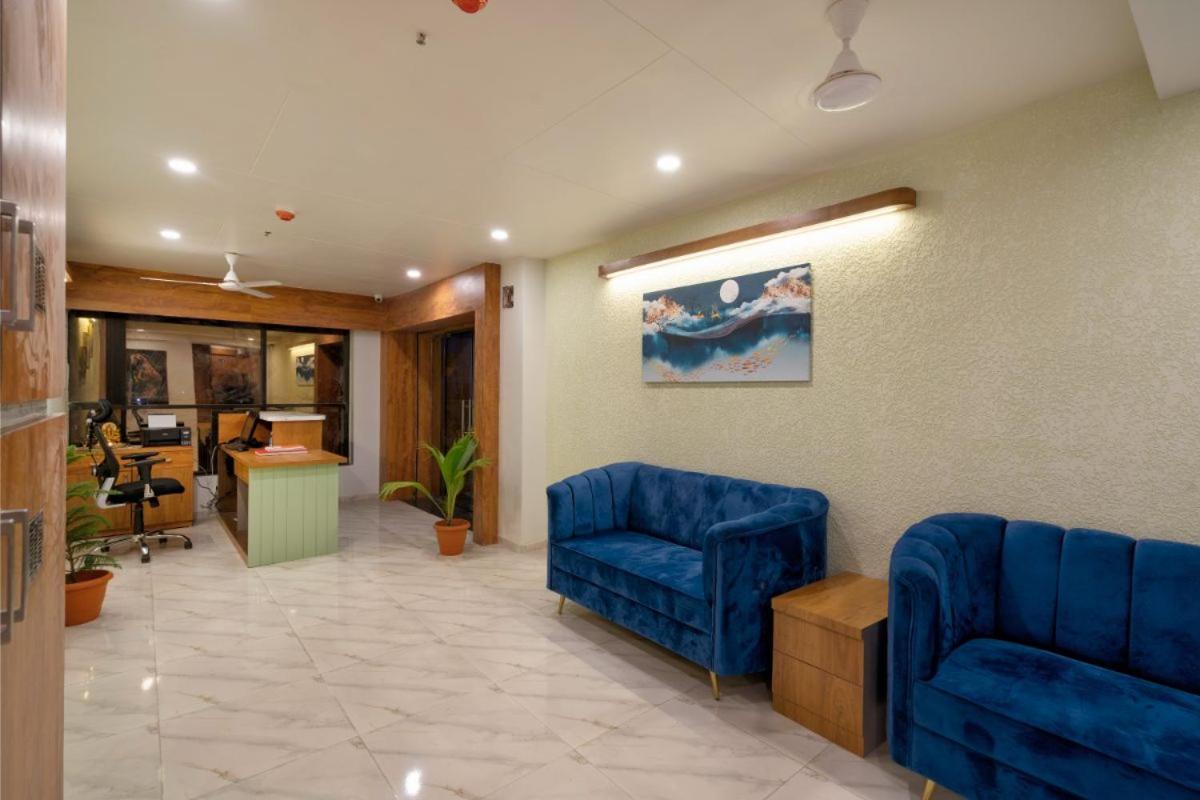 Hotel Royal 24 Ahmedabad Eksteriør bilde