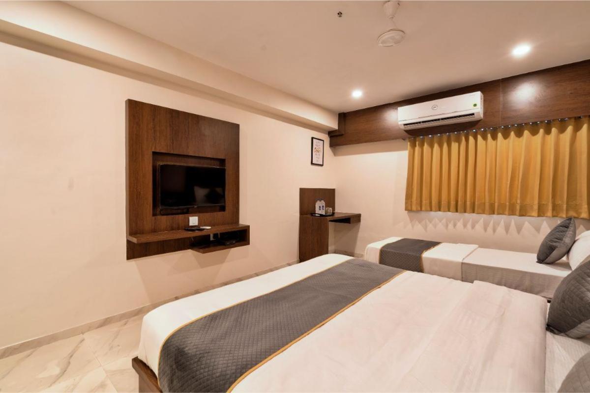 Hotel Royal 24 Ahmedabad Eksteriør bilde