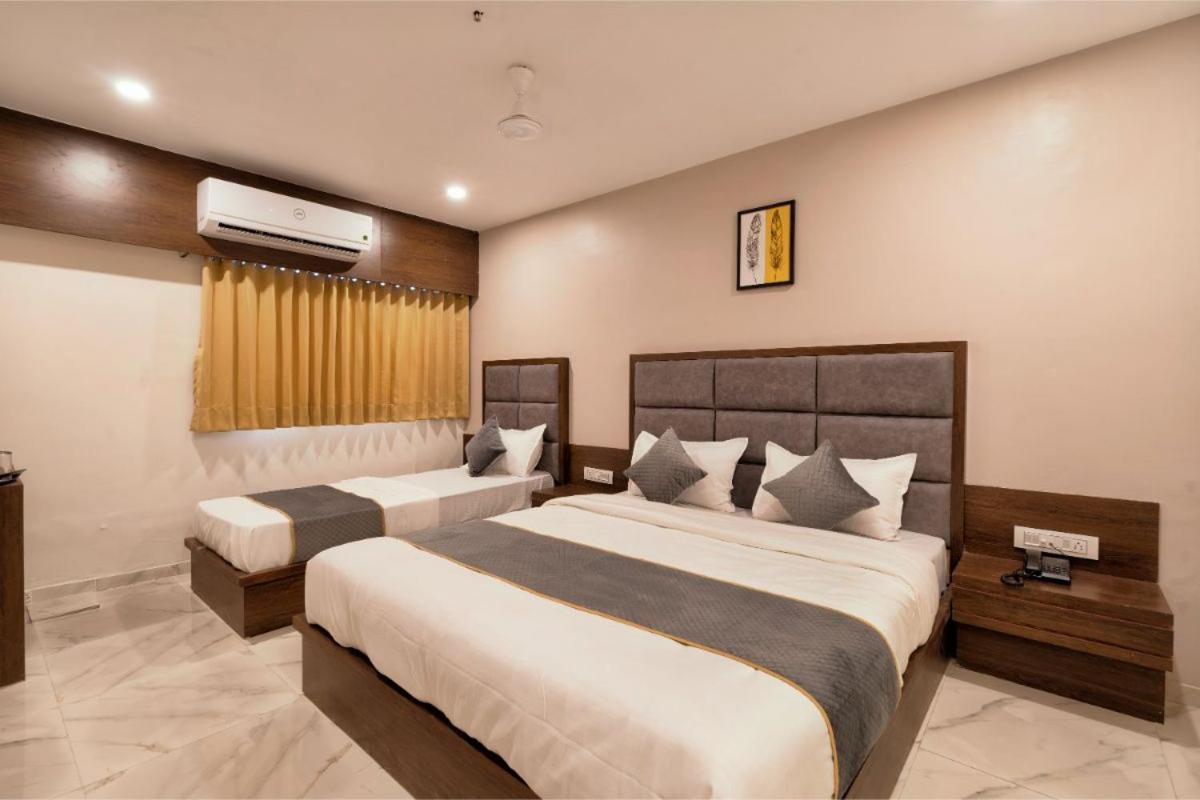Hotel Royal 24 Ahmedabad Eksteriør bilde