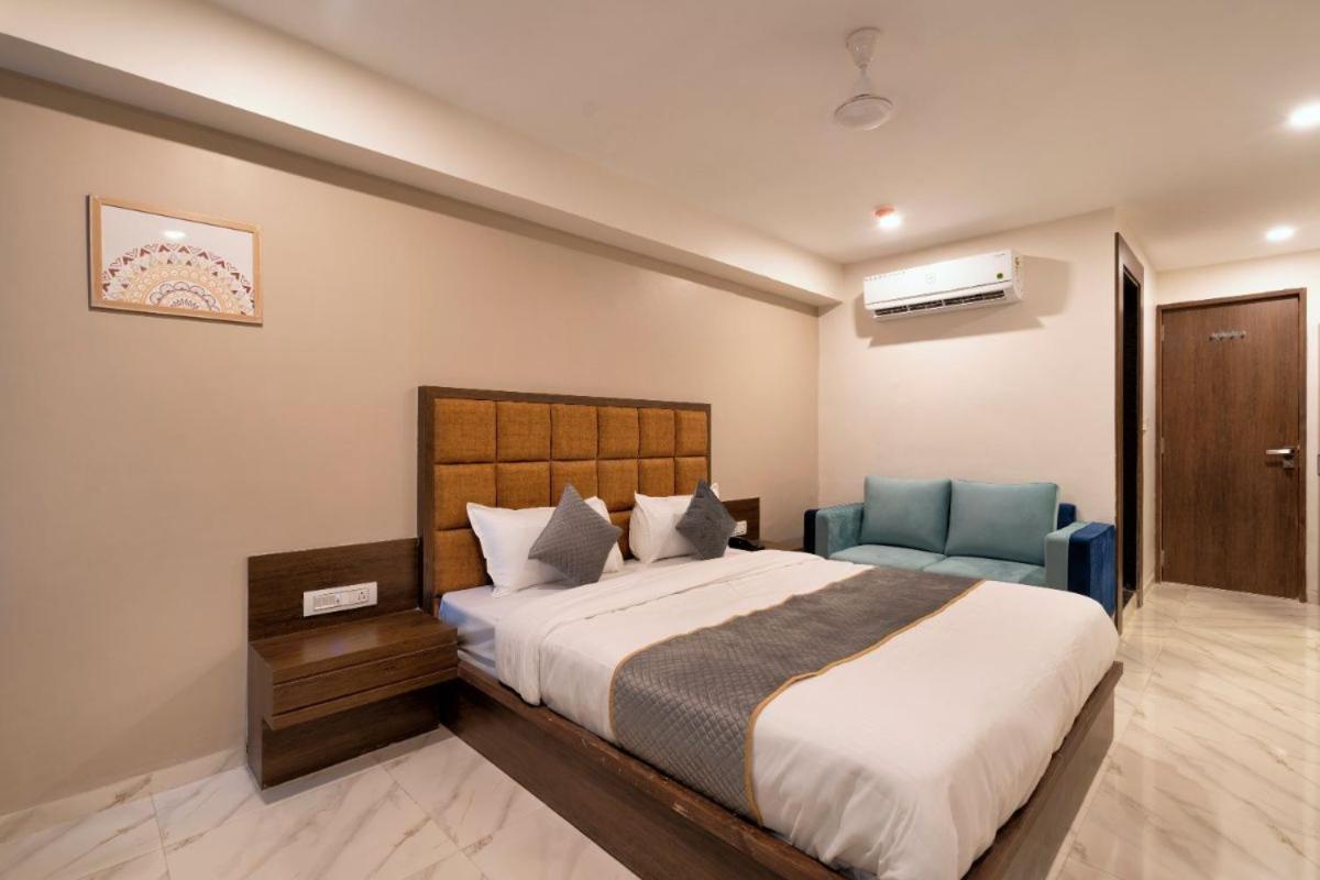Hotel Royal 24 Ahmedabad Eksteriør bilde